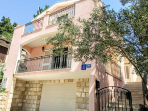 Гостиница Charming Seaside House  Оребич